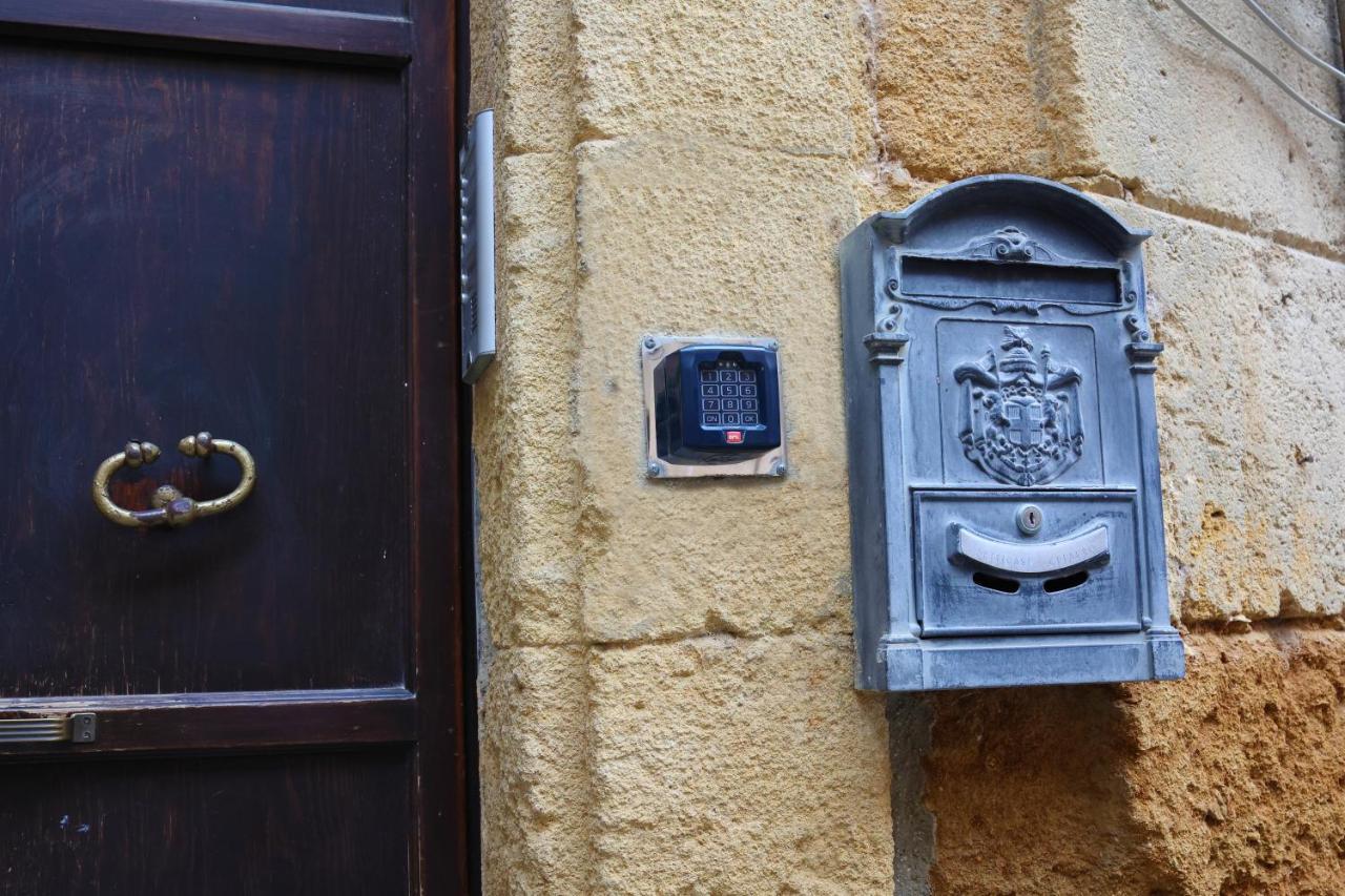 Charme In Centro - Tourist Rental Agrigento Ngoại thất bức ảnh
